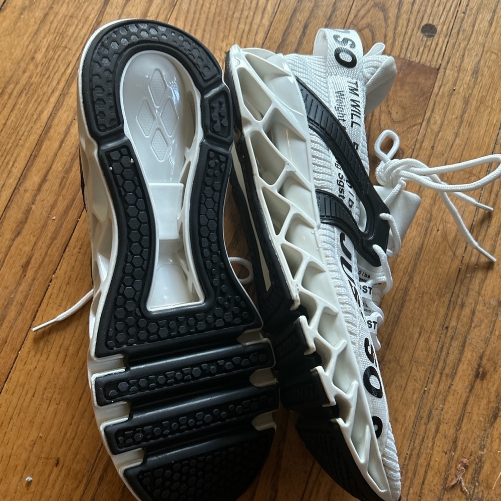 Sneakers - Picture 2 of 4